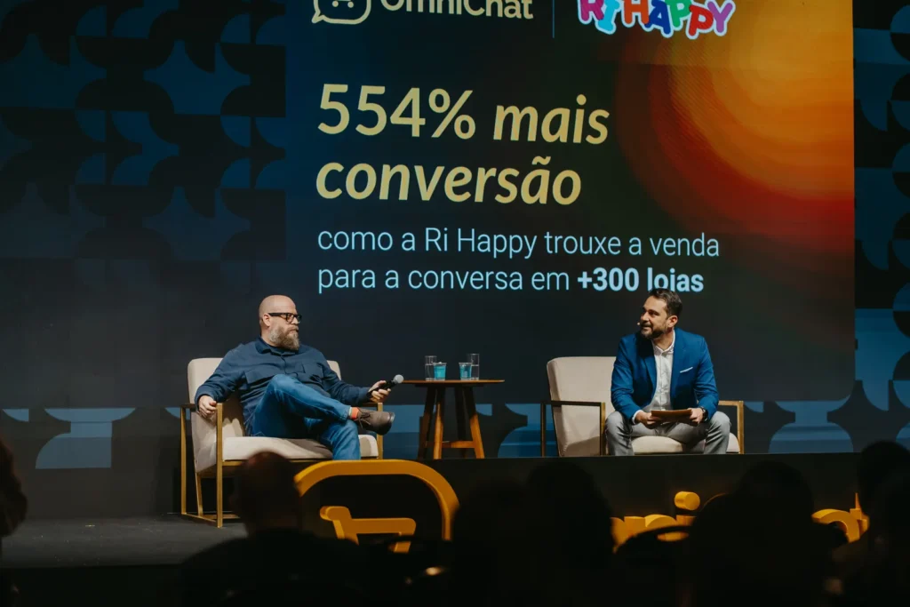 Marcelo Matenco, da Ri Happy, e Rodolfo Ferraz, da OmniChat, no case Ri Happy do OmniChat Connection 2026
