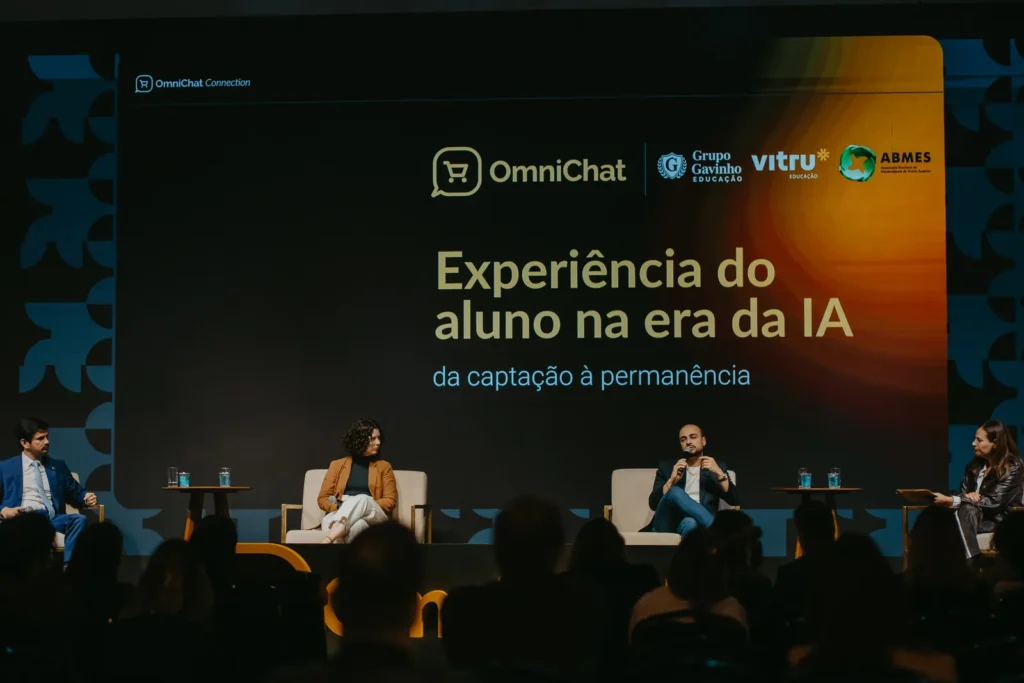 Painel de educação com ABMES, Grupo Vitru e Grupo Gavinho no OmniChat Connection 2026